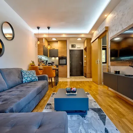 Apartament Crown Leonardo 6 *