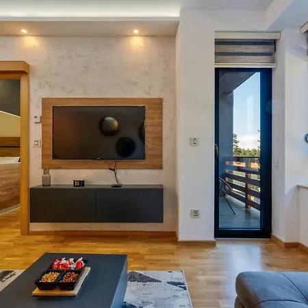 Crown Leonardo 6