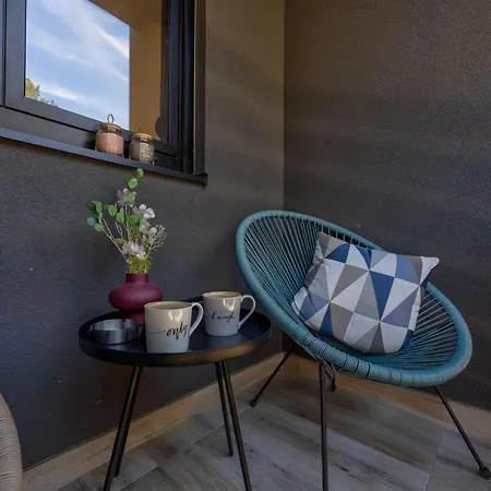 Crown Leonardo 6 Ζλάτιμπορ