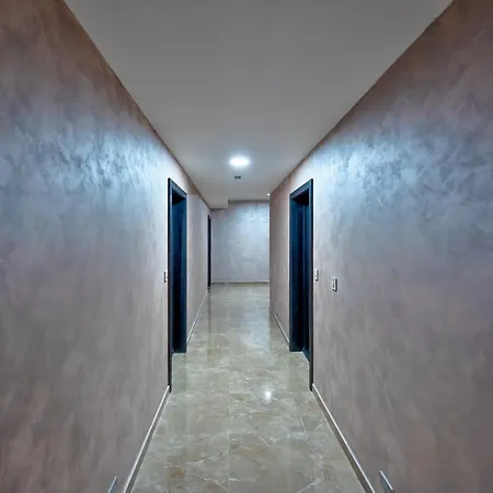 Crown Leonardo 6 Apartament *