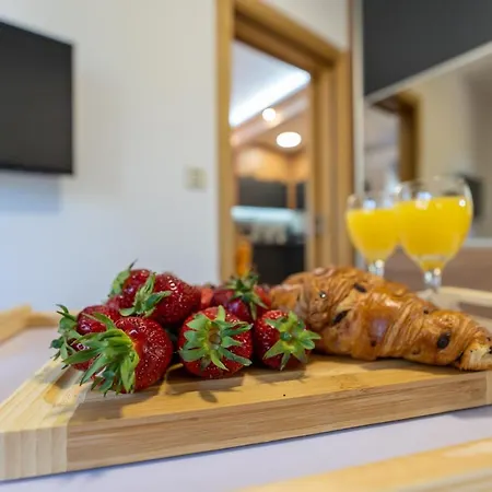 Apartamento Crown Leonardo 6 *