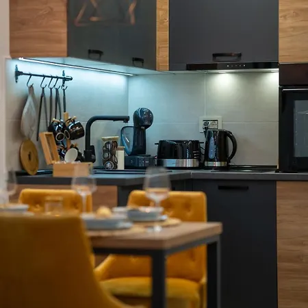 Apartament Crown Leonardo 6 *