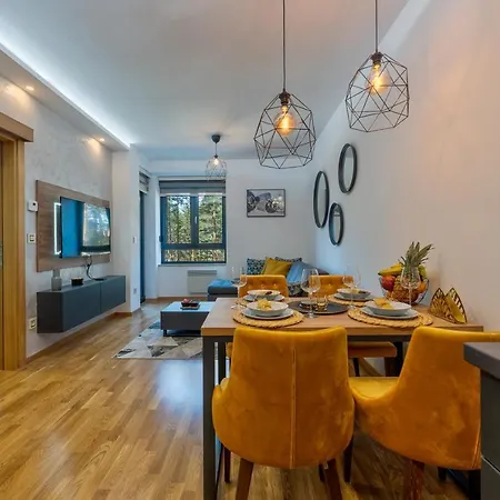 Apartamento Crown Leonardo 6 *