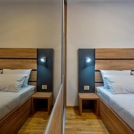 Crown Leonardo 6 Apartamento